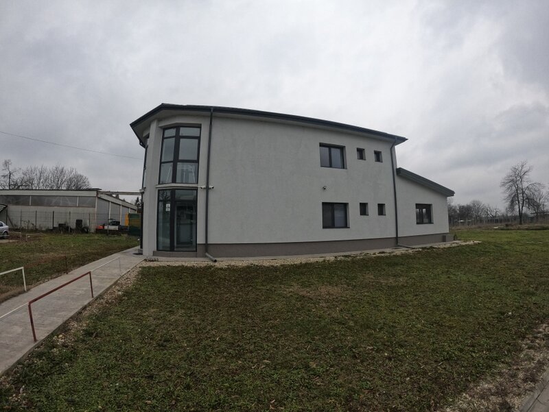 Cladire de birouri cu parcare privata 266 mp utili