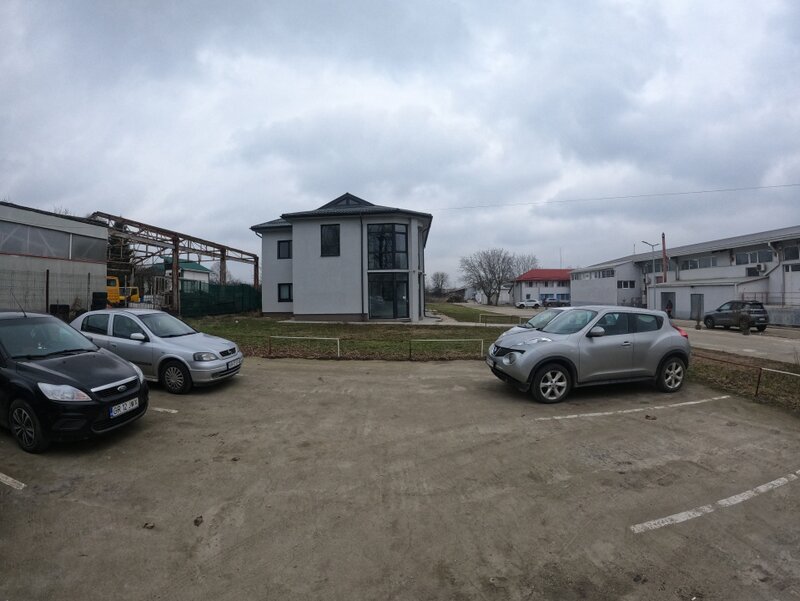 Cladire de birouri cu parcare privata 266 mp utili